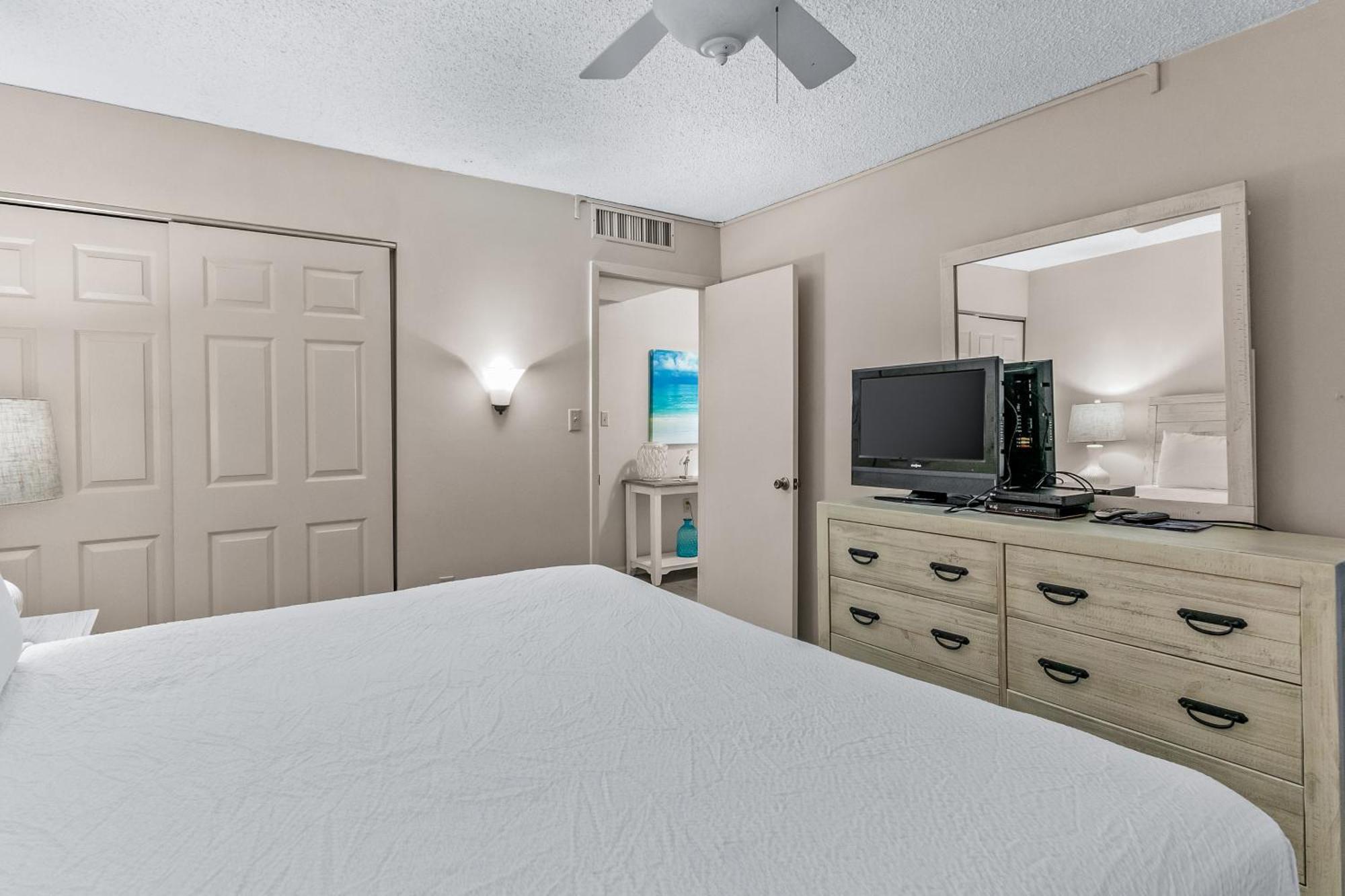 Jetty East Condos II Destin Room photo